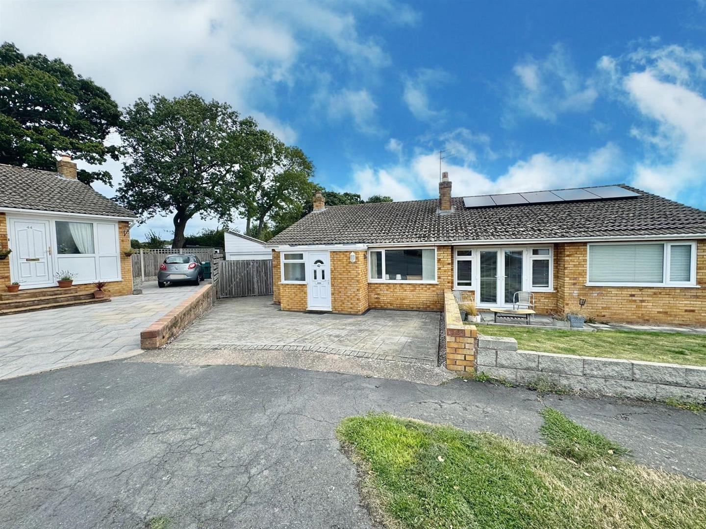 Tir Estyn, Deganwy, Conwy